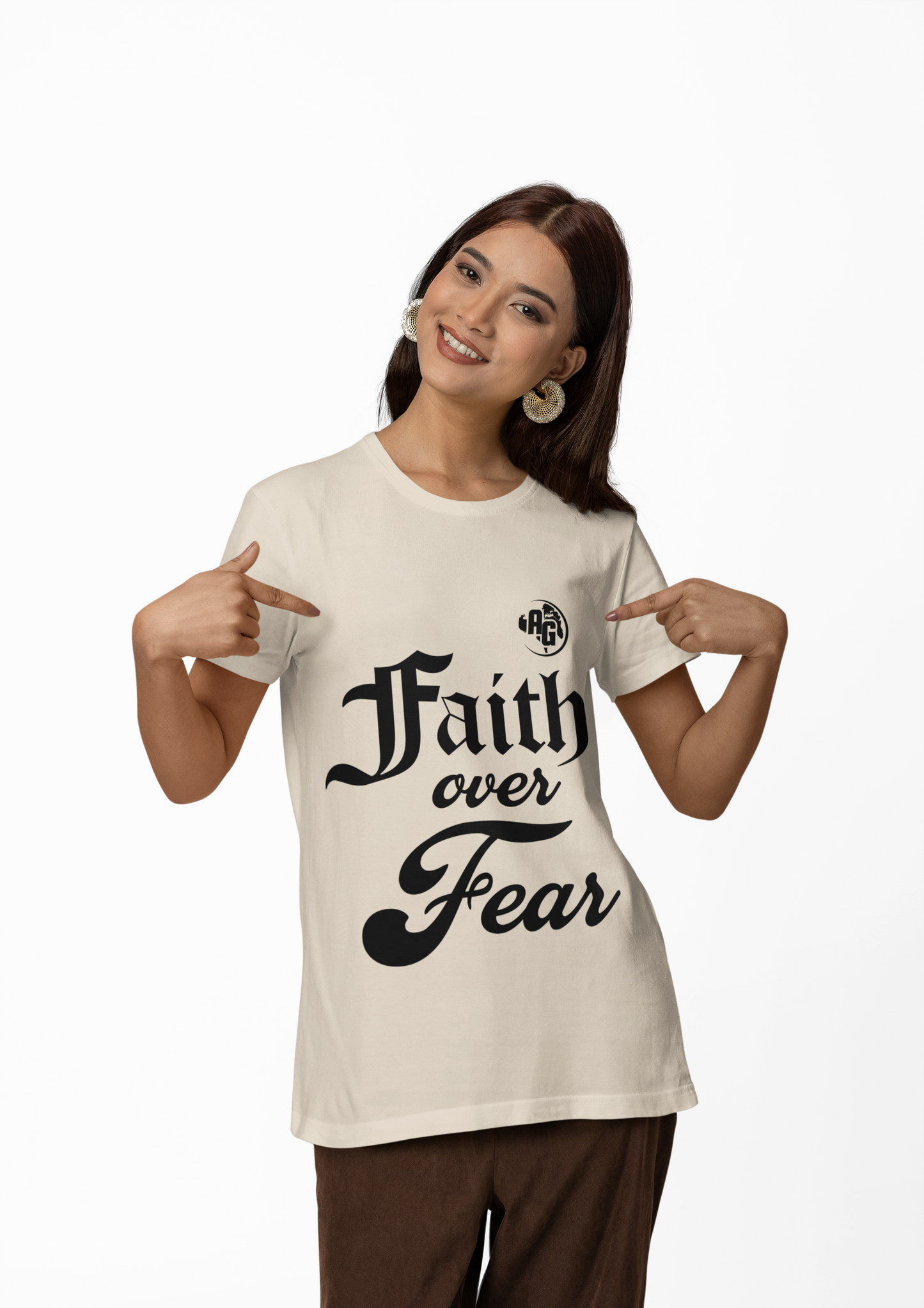 Camiseta para mujer "La fe sobre el miedo"